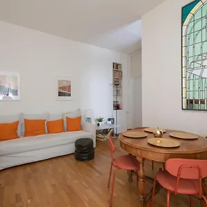luxury-flat-between-navigli-and-duomo-sambuco.italymilanhotels.net/